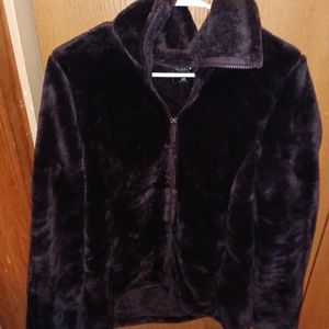 Sweatshirt. Black. Long sleeve. Brand 32 heat.